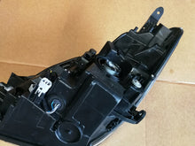 Load image into Gallery viewer, Frontscheinwerfer Toyota Yaris Rechts Scheinwerfer Headlight