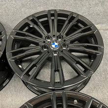 Laden Sie das Bild in den Galerie-Viewer, 4x Alufelge 18 Zoll 7.5" 5x112 25ET Glanz Schwarz 8089890 BMW 3 G21 G20 FEL7057232901ap