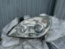 Laden Sie das Bild in den Galerie-Viewer, Frontscheinwerfer Opel Vectra C 13170934 13170933 Xenon Ein Satz Headlight SCH1672979849aw