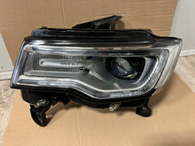 Laden Sie das Bild in den Galerie-Viewer, Frontscheinwerfer Jeep Grand Cherokee Wk2 68289239AH Xenon Links Headlight SCH7909888947ht