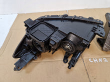 Load image into Gallery viewer, Frontscheinwerfer Toyota Rav 4 Ein Satz Scheinwerfer Headlight SCH3958368464gc