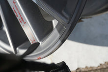 Load image into Gallery viewer, 1x Alufelge 19 Zoll 8.5" 5x112 40ET 8W0601025DH Audi Rim Wheel FEL4476099964gt