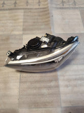 Laden Sie das Bild in den Galerie-Viewer, Frontscheinwerfer BMW 1 F21 F20 7296909 Links Scheinwerfer Headlight SCH7303141588an