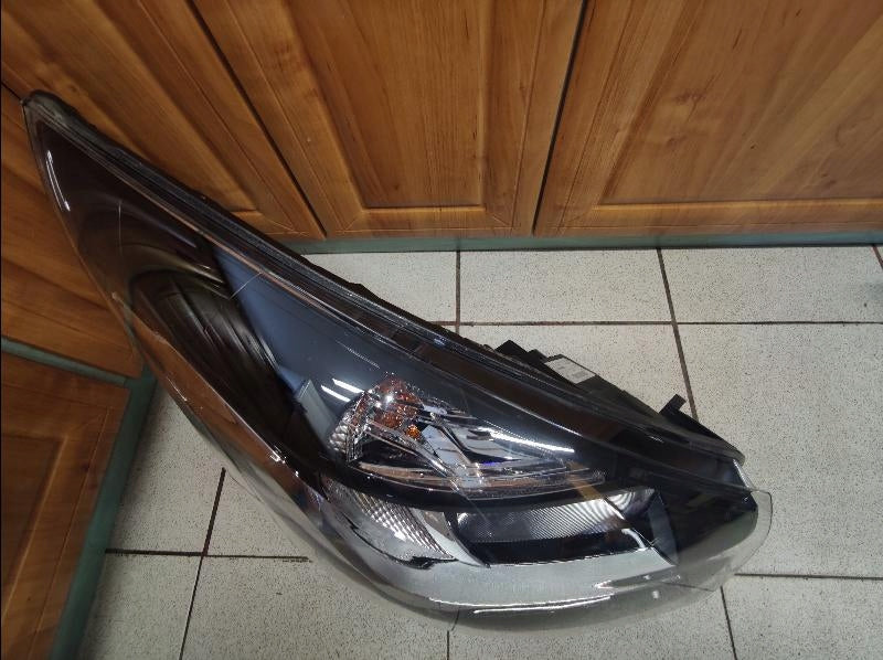 Frontscheinwerfer Renault Trafic III 260105469R LED Rechts Headlight SCH4333644950cs