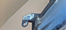 Laden Sie das Bild in den Galerie-Viewer, Frontscheinwerfer Toyota Yaris Links Scheinwerfer Headlight SCH4016500896mn