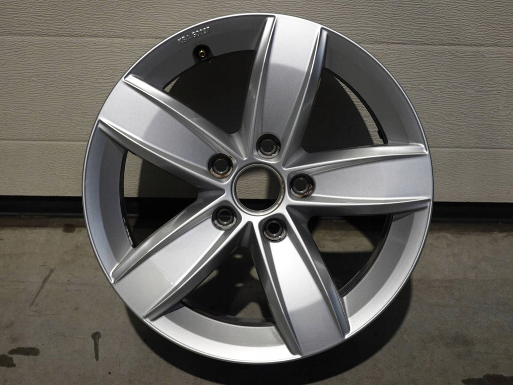 1x Alufelge 16 Zoll 6.5" 5x112 44ET Glanz Silber 5C0071496 VW Beetle Rim Wheel FEL4493249650hk