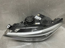 Laden Sie das Bild in den Galerie-Viewer, Frontscheinwerfer BMW 1 F21 F20 7229677 Xenon Ein Stück (Rechts oder Links) SCH9625699077gb