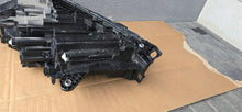 Laden Sie das Bild in den Galerie-Viewer, Frontscheinwerfer Skoda Enyaq 5LB941016A Full LED Ein Stück (Rechts oder Links)
