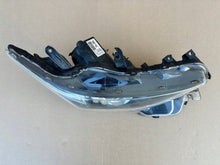 Laden Sie das Bild in den Galerie-Viewer, Frontscheinwerfer Toyota Auris 81110-02K30 Rechts Scheinwerfer Headlight SCH9965051261cc