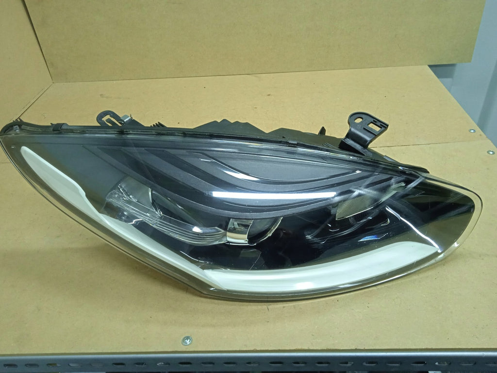 Frontscheinwerfer Renault Megane III 260105997R LED Rechts Headlight