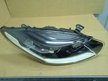 Laden Sie das Bild in den Galerie-Viewer, Frontscheinwerfer Renault Megane III 260105997R LED Rechts Headlight