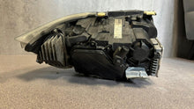 Laden Sie das Bild in den Galerie-Viewer, Frontscheinwerfer BMW 3 E91 E90 631172025899 Xenon Links Scheinwerfer Headlight SCH4960723844db