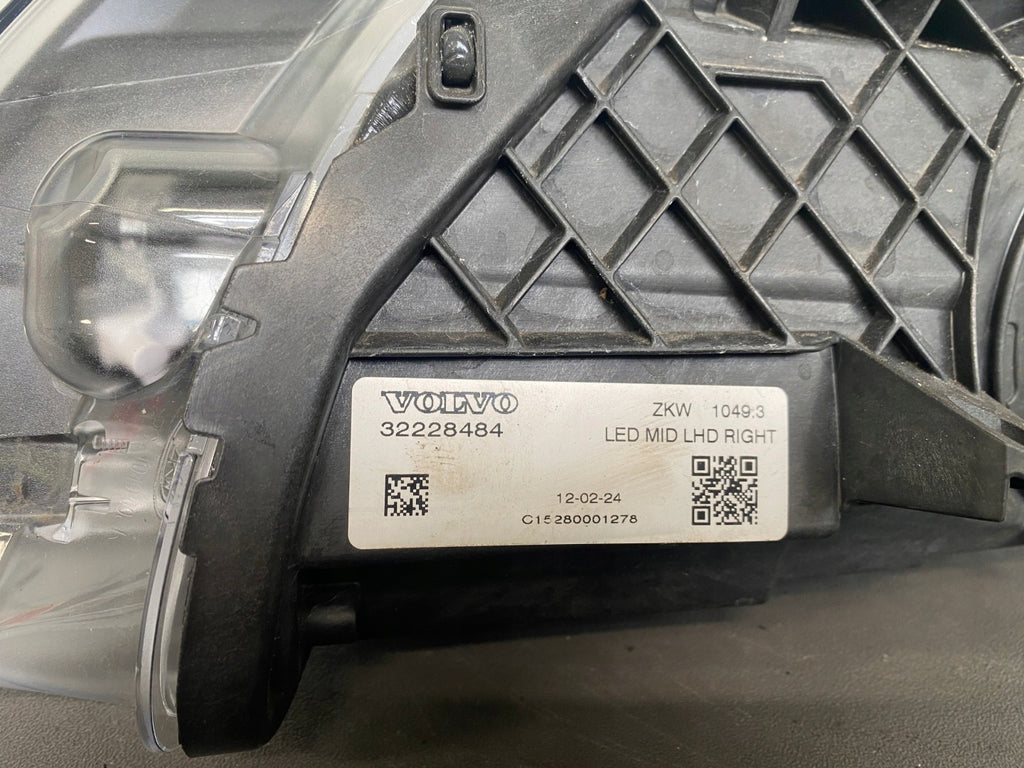 Frontscheinwerfer Volvo V40 32228484 LED Rechts Scheinwerfer Headlight SCH2037161081pw