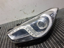 Load image into Gallery viewer, Frontscheinwerfer Hyundai I I40 SKE57278 Links Scheinwerfer Headlight SCH3930836778am