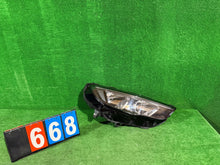 Laden Sie das Bild in den Galerie-Viewer, Frontscheinwerfer Opel Insignia B CSC24122 Rechts Scheinwerfer Headlight SCH3957762266lr