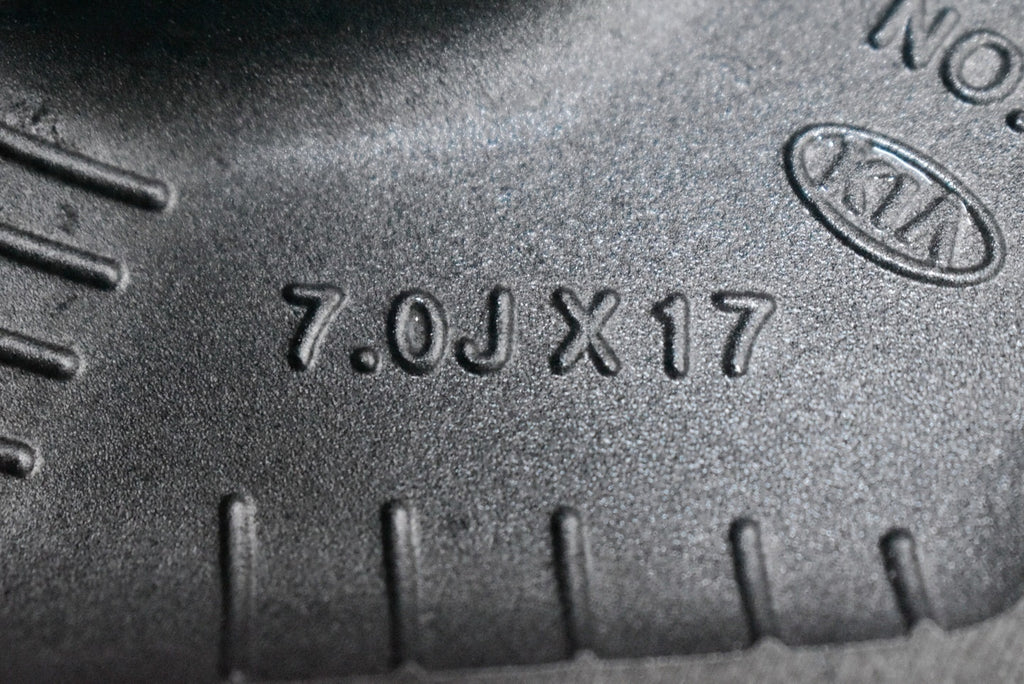 1x Alufelge 17 Zoll 7.0" 5x114.3 50ET Glanz Graphit 52910-A8610 Kia Optima Mg