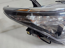 Laden Sie das Bild in den Galerie-Viewer, Frontscheinwerfer Toyota Auris 8113002K30 LED Rechts Scheinwerfer Headlight