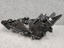 Laden Sie das Bild in den Galerie-Viewer, Frontscheinwerfer Mazda 3 BHR251030 Xenon Rechts Scheinwerfer Headlight SCH7384326173nx