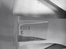 Laden Sie das Bild in den Galerie-Viewer, 1x Alufelge 15 Zoll 6.5&quot; 5x108 40ET 5F0501025G Seat Leon Rim Wheel