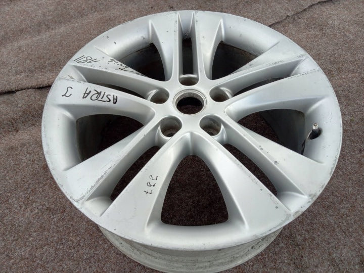 1x Alufelge 18 Zoll 5x115 Opel Astra J Rim Wheel FEL8578869525vs