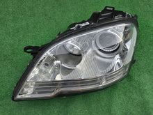 Laden Sie das Bild in den Galerie-Viewer, Frontscheinwerfer Mercedes-Benz W164 A1648205861 Links Scheinwerfer Headlight SCH8126913461on