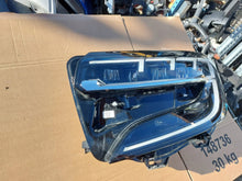 Laden Sie das Bild in den Galerie-Viewer, Frontscheinwerfer Renault 260609504R Links Scheinwerfer Headlight SCH9836311482wk