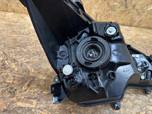 Laden Sie das Bild in den Galerie-Viewer, Frontscheinwerfer Mitsubishi I 8301D445 FALSE Scheinwerfer Headlight SCH8905625518ue
