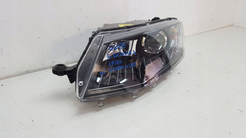 Frontscheinwerfer Skoda Octavia III 130702425800 LED Links Headlight SCH8156417900yh