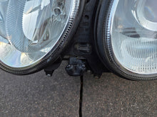 Laden Sie das Bild in den Galerie-Viewer, Frontscheinwerfer Mercedes-Benz W211 1EL008369-09 Xenon Links Headlight SCH4590869159ct