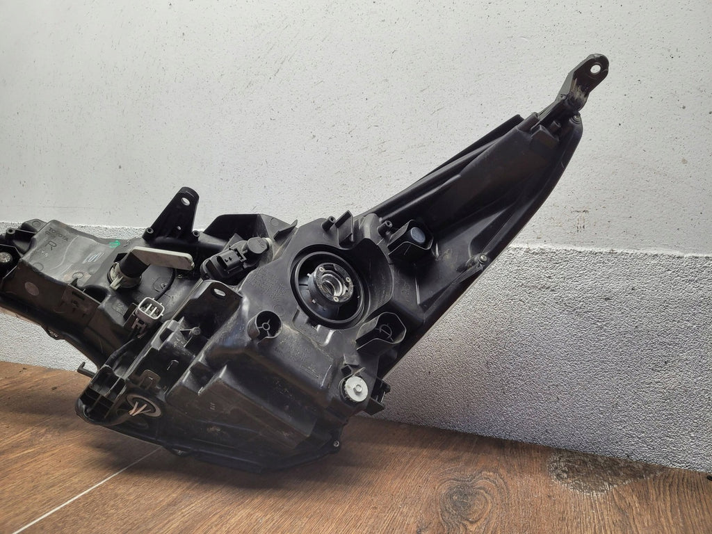 Frontscheinwerfer Toyota Avensis Rechts Scheinwerfer Headlight SCH1390601778ua
