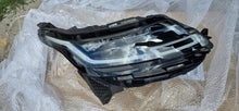 Load image into Gallery viewer, Frontscheinwerfer Land Rover Range Velar L560 J8A2-13W029-HA Laser Rechts SCH8034398818bq