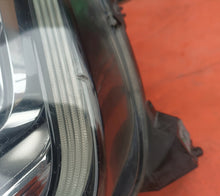 Laden Sie das Bild in den Galerie-Viewer, Frontscheinwerfer VW Amarok 2H3941031 Links Scheinwerfer Headlight SCH1247399332as