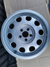Laden Sie das Bild in den Galerie-Viewer, 1x Alufelge 15 Zoll 6.0&quot; 5x100 38ET 8L0601025E Audi A3 Rim Wheel