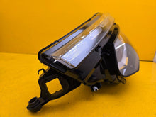 Laden Sie das Bild in den Galerie-Viewer, Frontscheinwerfer Skoda Kamiq 656941015C LED Links Scheinwerfer Headlight SCH2307438611bf