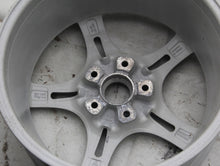 Laden Sie das Bild in den Galerie-Viewer, 1x Alufelge 18 Zoll 8.0&quot; 5x130 57ET Glanz Silber 98736213701 Porsche 987