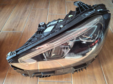 Laden Sie das Bild in den Galerie-Viewer, Frontscheinwerfer Mercedes-Benz W206 A2069063903 Ein Stück (Rechts oder Links) SCH6788723263ah