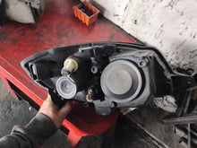 Load image into Gallery viewer, Frontscheinwerfer Skoda Fabia II Roomster Ein Satz Scheinwerfer Headlight SCH9066921918jj