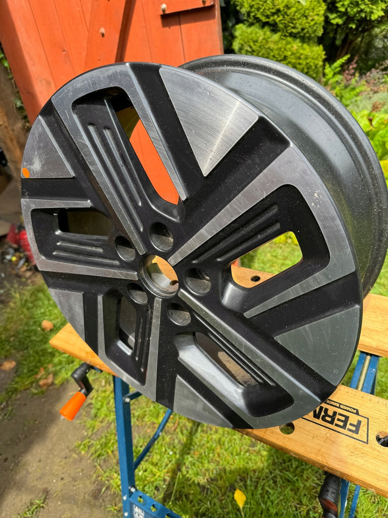 1x Alufelge 17 Zoll 7.0" 5x114.3 50ET Glanz Graphit 52910-DD100 Hyundai Kona Mg