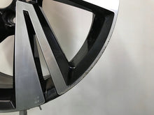 Laden Sie das Bild in den Galerie-Viewer, 1x Alufelge 18 Zoll 7.0" 5x100 39ET Glanz Schwarz 2GM601025H VW Rim Wheel FEL4619446241sz