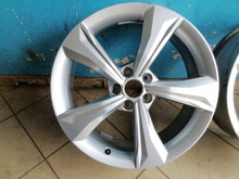 Load image into Gallery viewer, 1x Alufelge 19 Zoll 7.0&quot; 5x112 34ET 8OA601025K Audi Q5 Rim Wheel