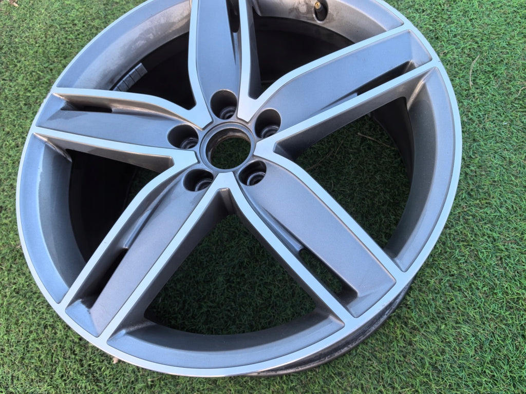 1x Alufelge 19 Zoll 8.0" 5x112 49ET 8V0601025AS Audi A3 Rim Wheel FEL8857046560jv