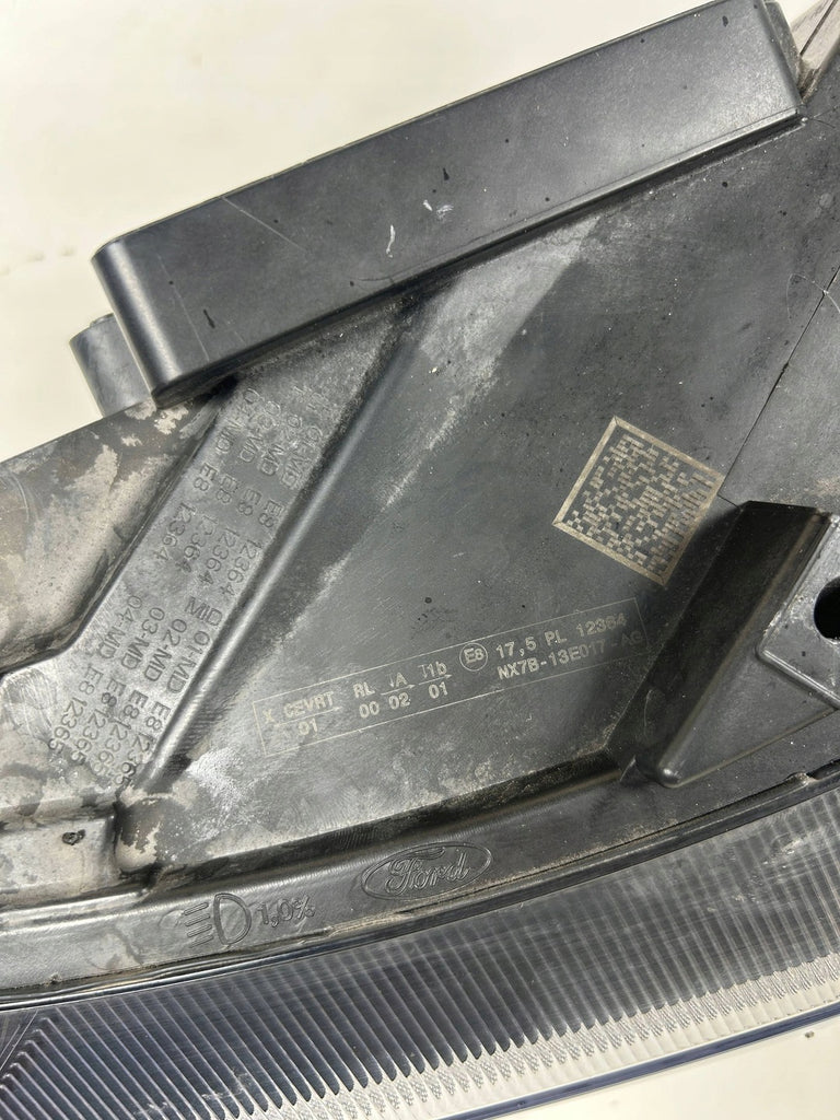 Frontscheinwerfer Ford Focus NX7B-13E017-AG Links Scheinwerfer Headlight SCH9304211950td