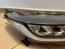 Laden Sie das Bild in den Galerie-Viewer, Frontscheinwerfer Toyota 4 Yaris LED Rechts Scheinwerfer Headlight