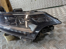 Laden Sie das Bild in den Galerie-Viewer, Frontscheinwerfer Mitsubishi Outlander III 8301C8-64 LED Rechts Headlight