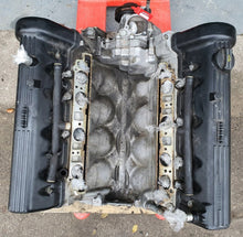 Load image into Gallery viewer, Motor Mercedes-Benz W126 117965 5.0 180TKm Benzin Engine Unkomplett