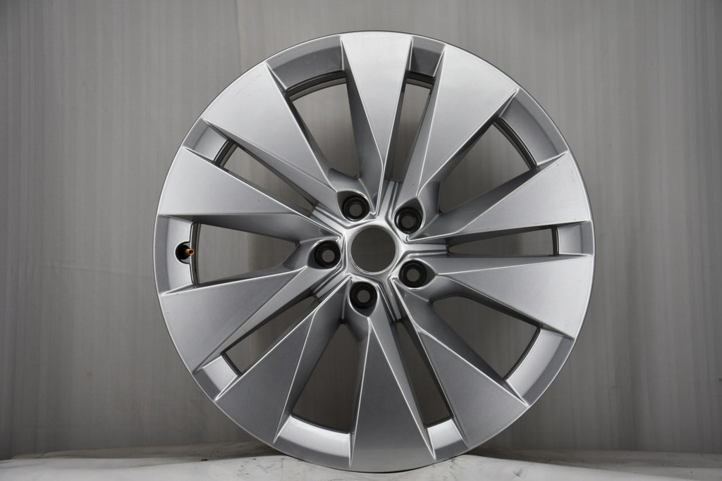 1x Alufelge 19 Zoll 8.0" 5x112 45ET Glanz Silber 5LA601025Q Skoda Enyaq FEL4192616675gq