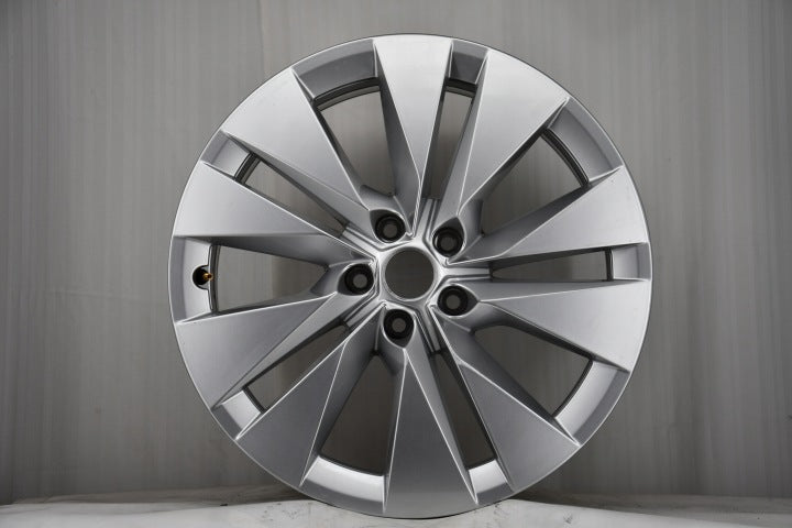 1x Alufelge 19 Zoll 8.0" 5x112 45ET Glanz Silber 5LA601025Q Skoda Enyaq FEL4192616675gq