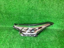 Laden Sie das Bild in den Galerie-Viewer, Frontscheinwerfer Toyota C-Hr 81170F4180 Links Scheinwerfer Headlight