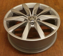 Load image into Gallery viewer, 1x Alufelge 17 Zoll 6.0&quot; 5x112 48ET Glanz Silber 5G0601025 VW Golf Vii Rim Wheel