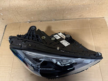 Laden Sie das Bild in den Galerie-Viewer, Frontscheinwerfer Mercedes-Benz W206 A2069068204 LED Rechts Headlight SCH5026953987vt